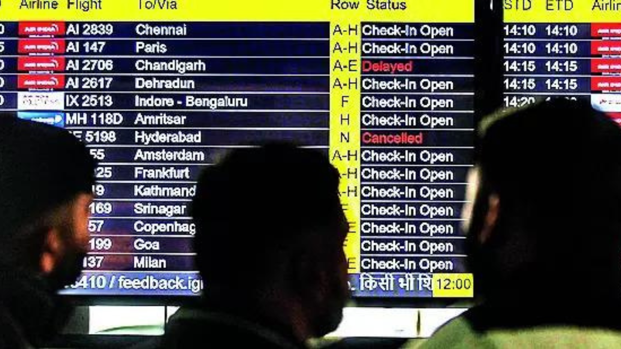 400 flights delayed, 45 cancelled at Delhi airport due to dense fog