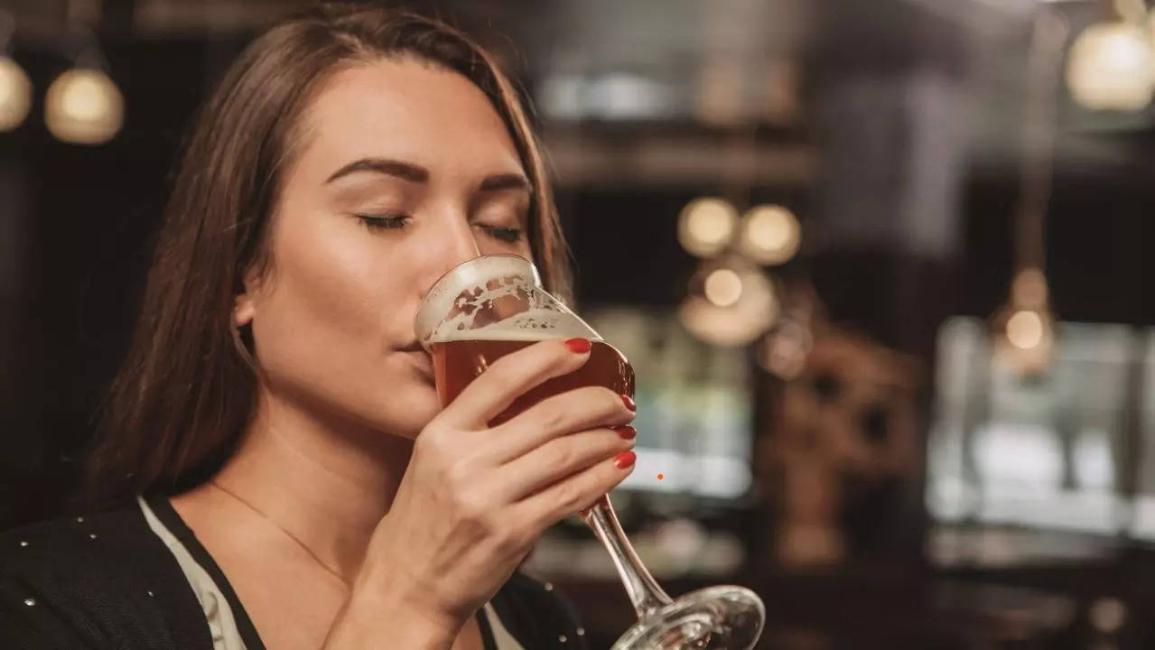 Why do women binge drink when estrogen surges? Study explains