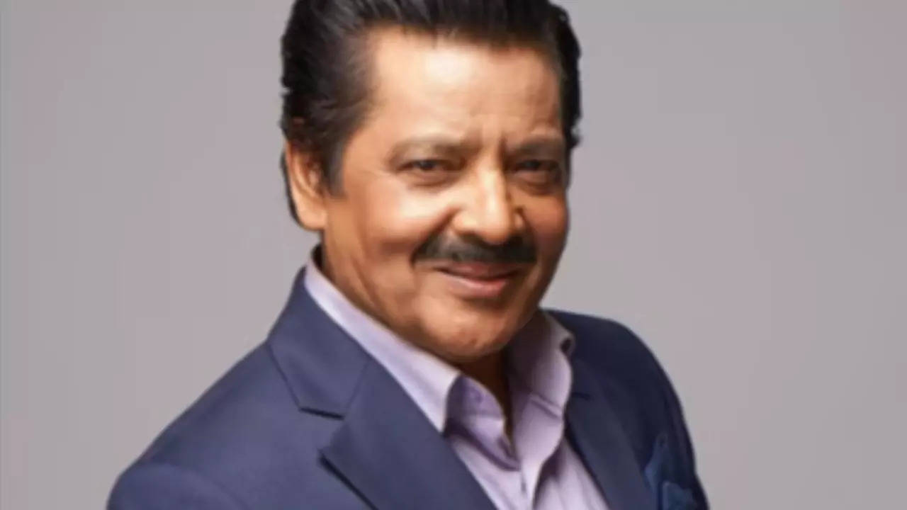 Udit Narayan confirms he is ‘fine’ after fire in building