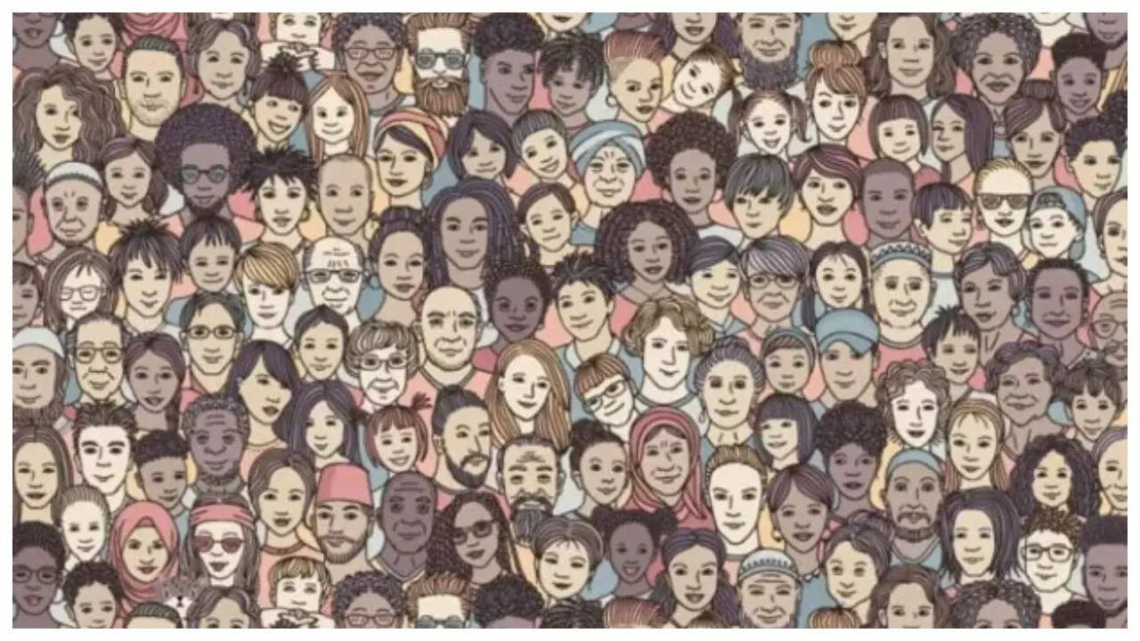 Optical illusion: Only those with sharp vision can find the sneaky cat hidden in sea of human faces in just 12 seconds