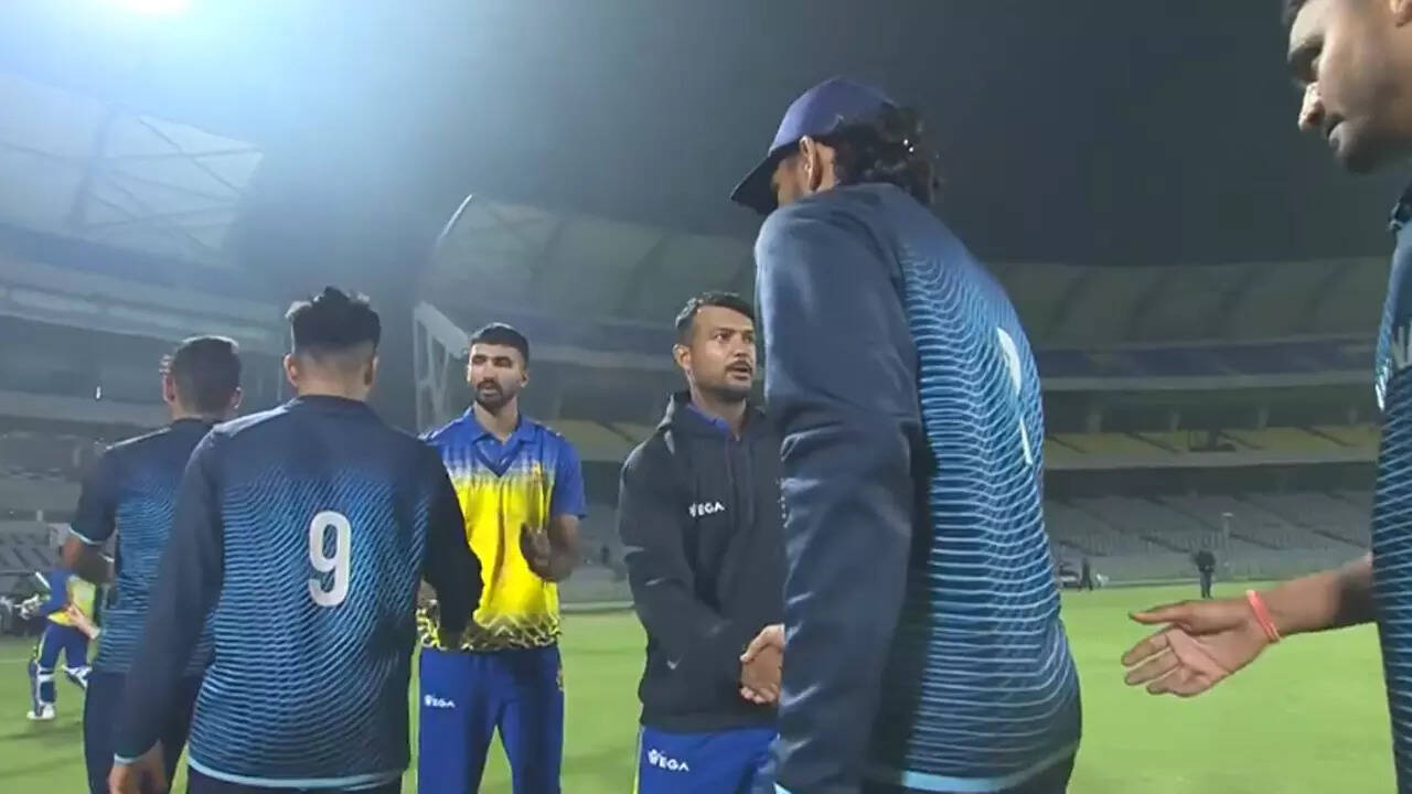 Karnataka storm into Vijay Hazare Trophy final