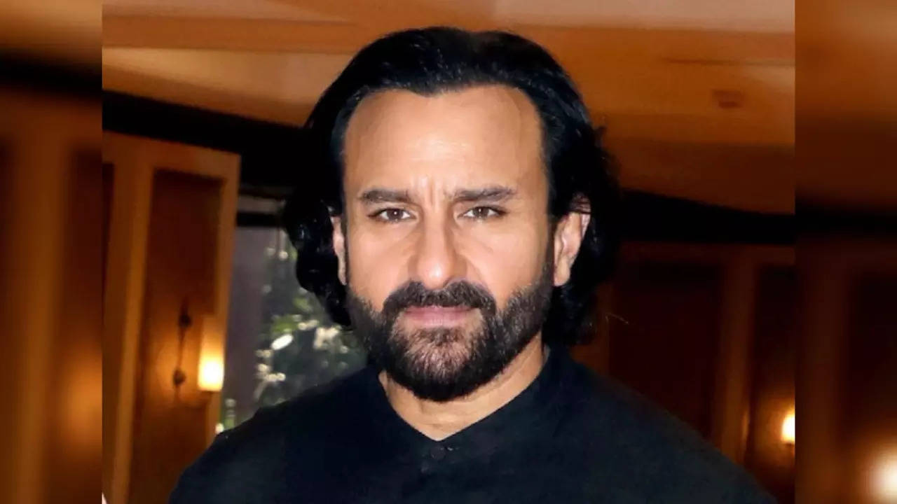 Saif Ali Khan Attacked Live News