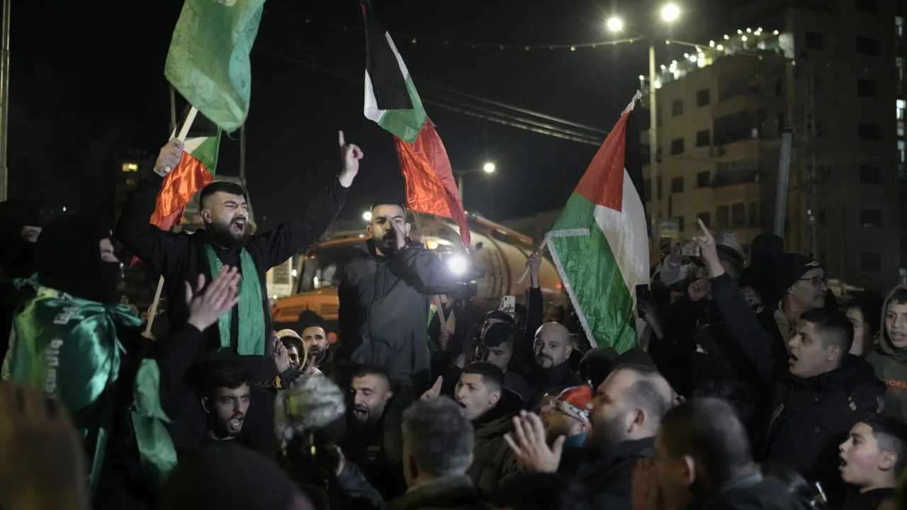 Israel releases 90 Palestinian detainees in landmark ceasefire deal