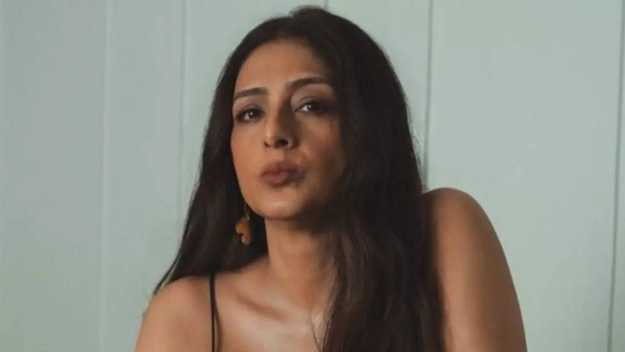 Tabu’s team condemns false marriage remarks, misleading reports