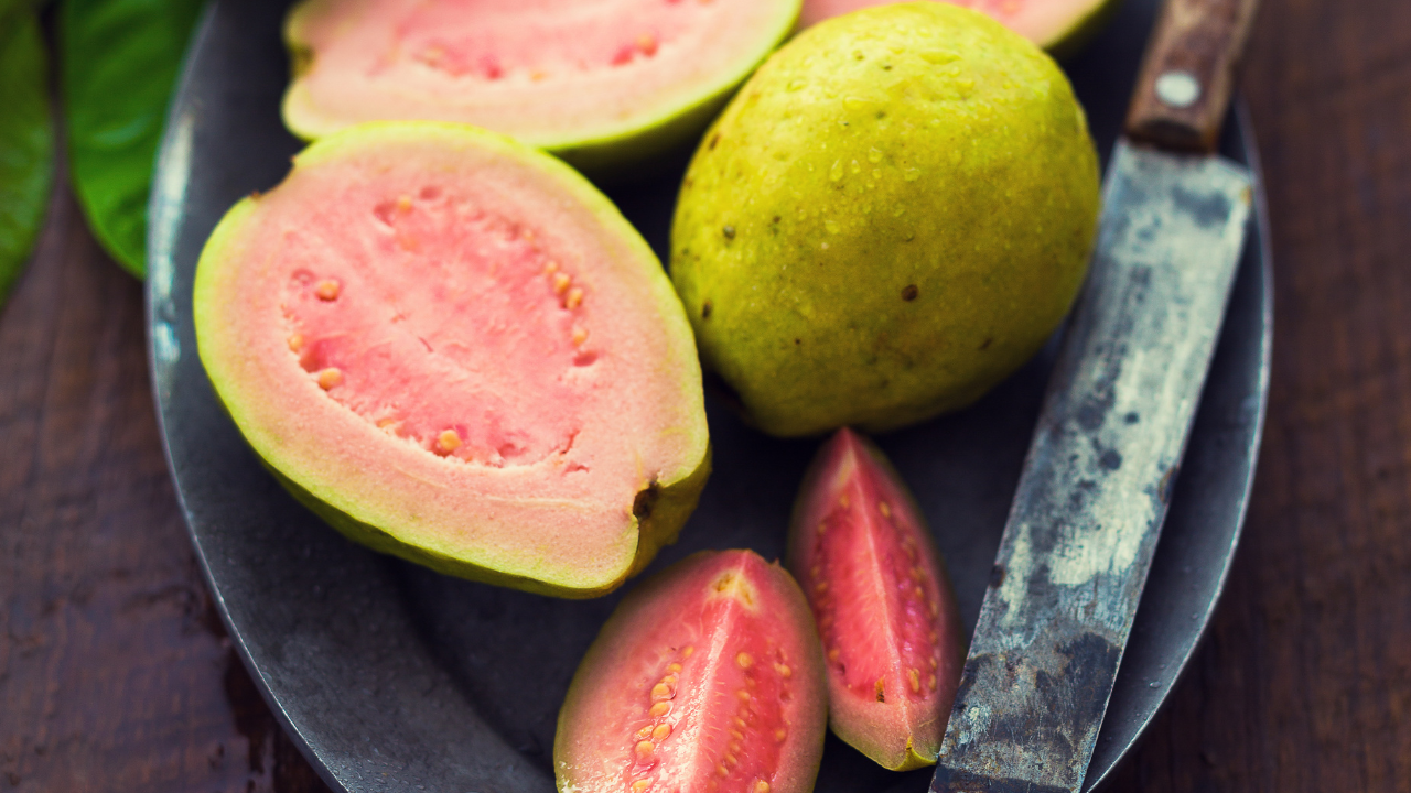 5 reasons guava can beat all seasonal fruits