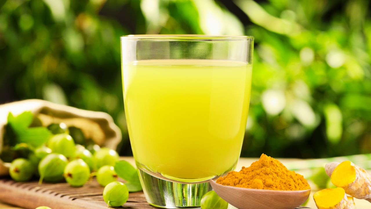 Amla Haldi Kanji: 6 health benefits of drinking this probiotic drink