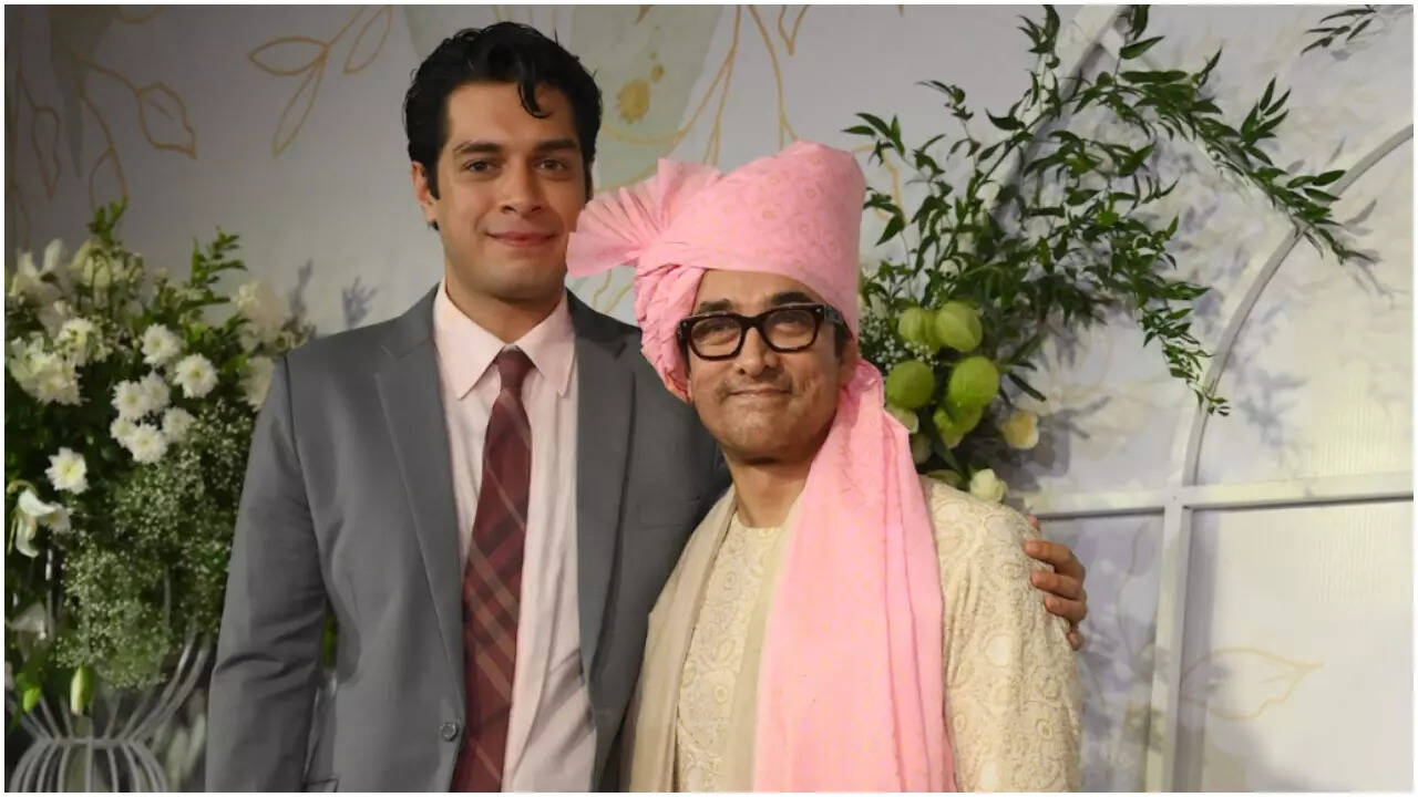 Junaid sat outside during Ira's wedding with Nupur