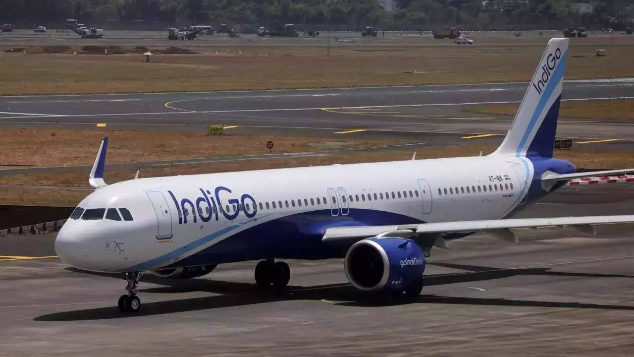 IndiGo Q3 net falls 18% on weak rupee