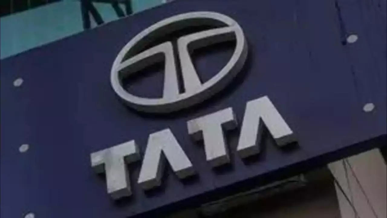 Tata Sons seeks CCI nod to buy 10% in Tata Play