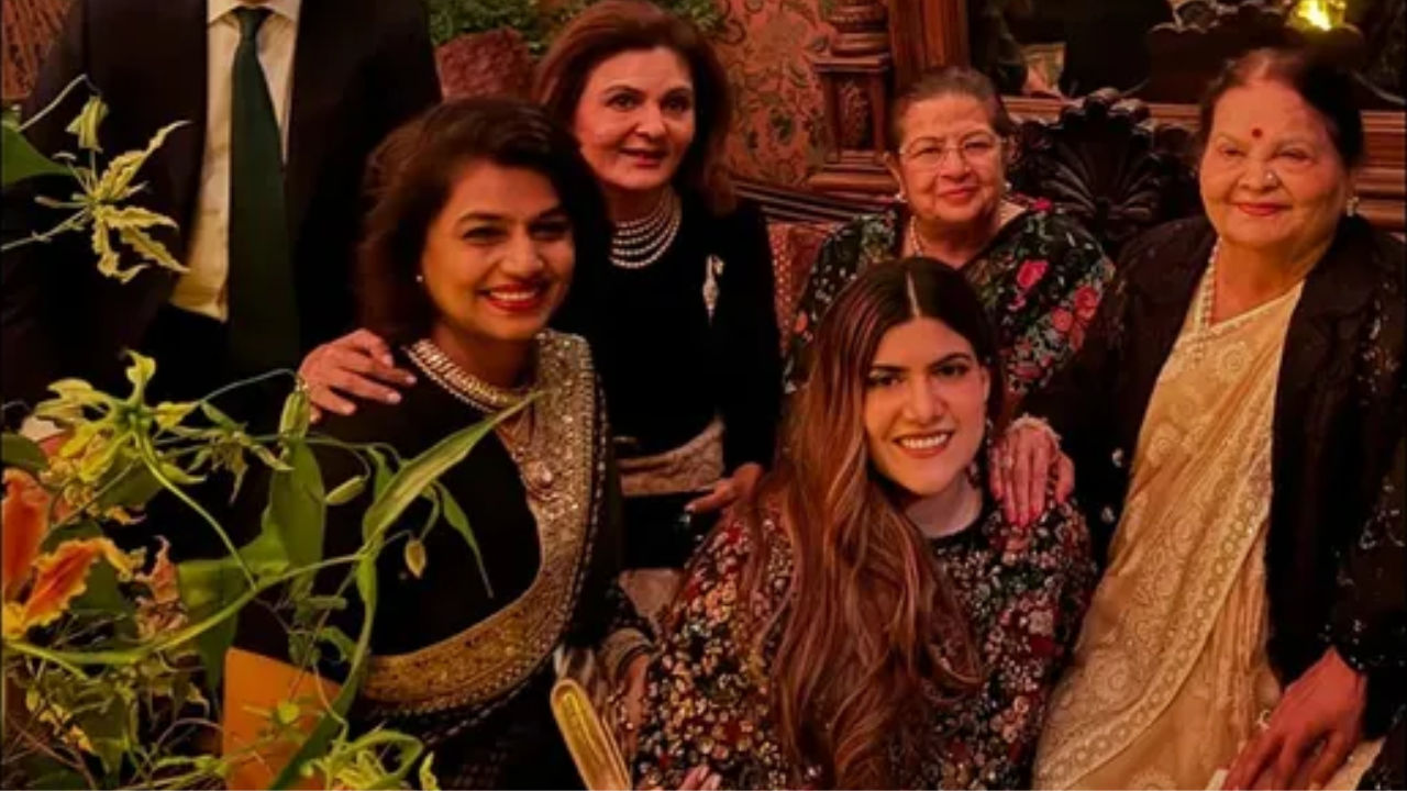 Kokilaben's rare appearance at Sabyasachi’s 25th gala