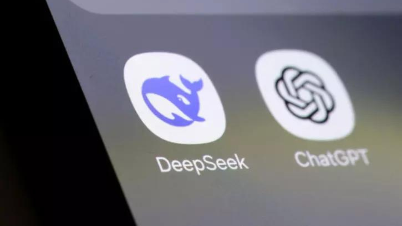 DeepSeek pips ChatGPT to become No. 1 productivity app on App Store