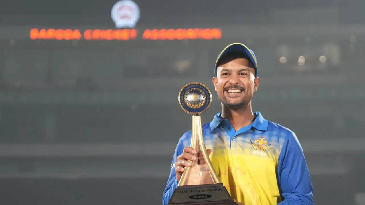 Mayank said 'don't rule me out, I'm here to stay': Coach Muralidhar