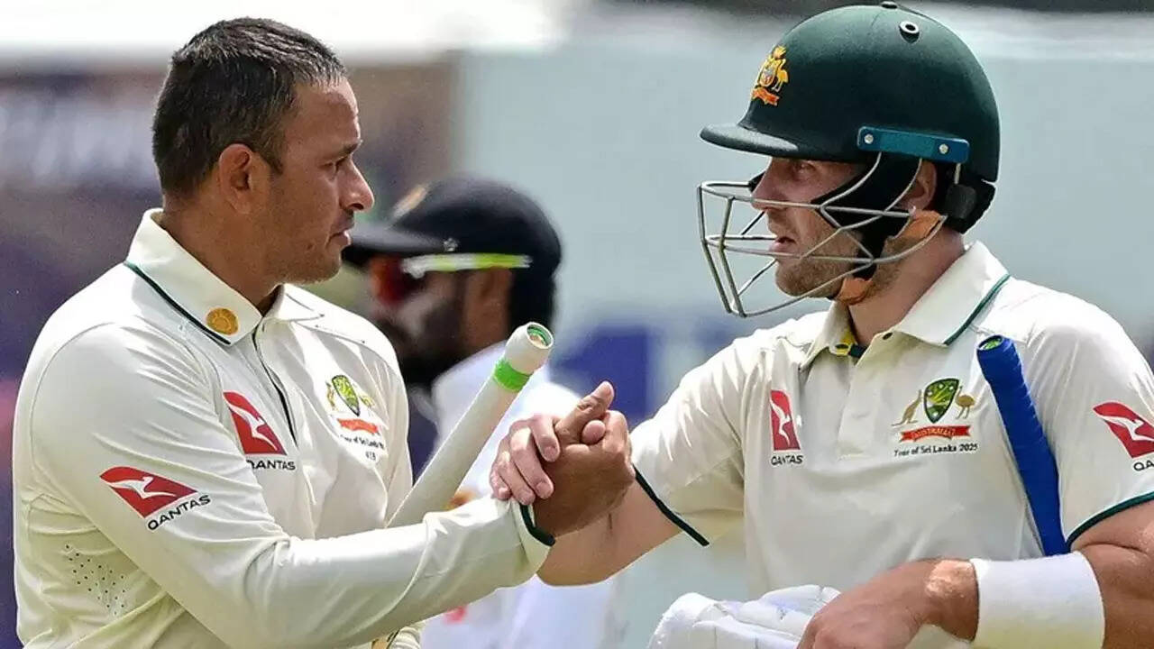 SL lose quick three after Australia declare on 654-6