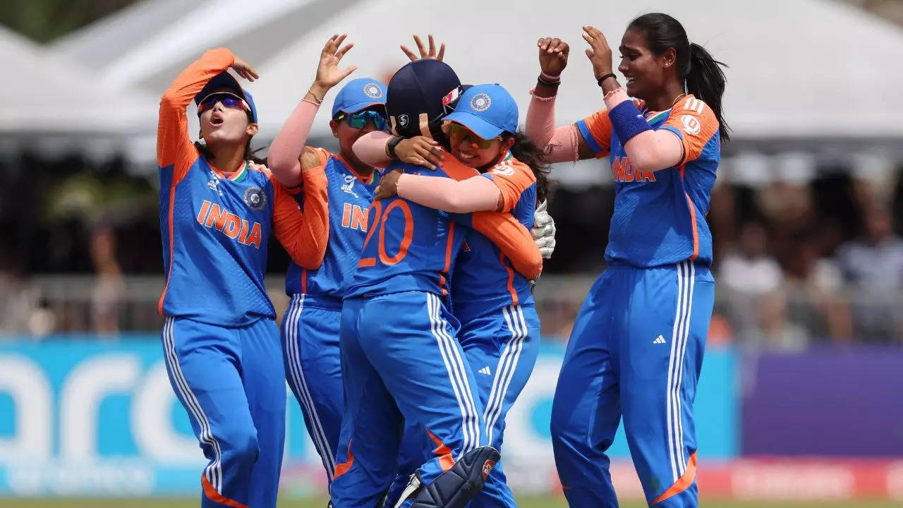 India crush SA to defend U19 Women's T20 WC title