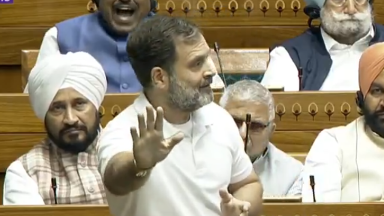 Halwa, Nehru, Trump invite: Centre bristles over Rahuls digs