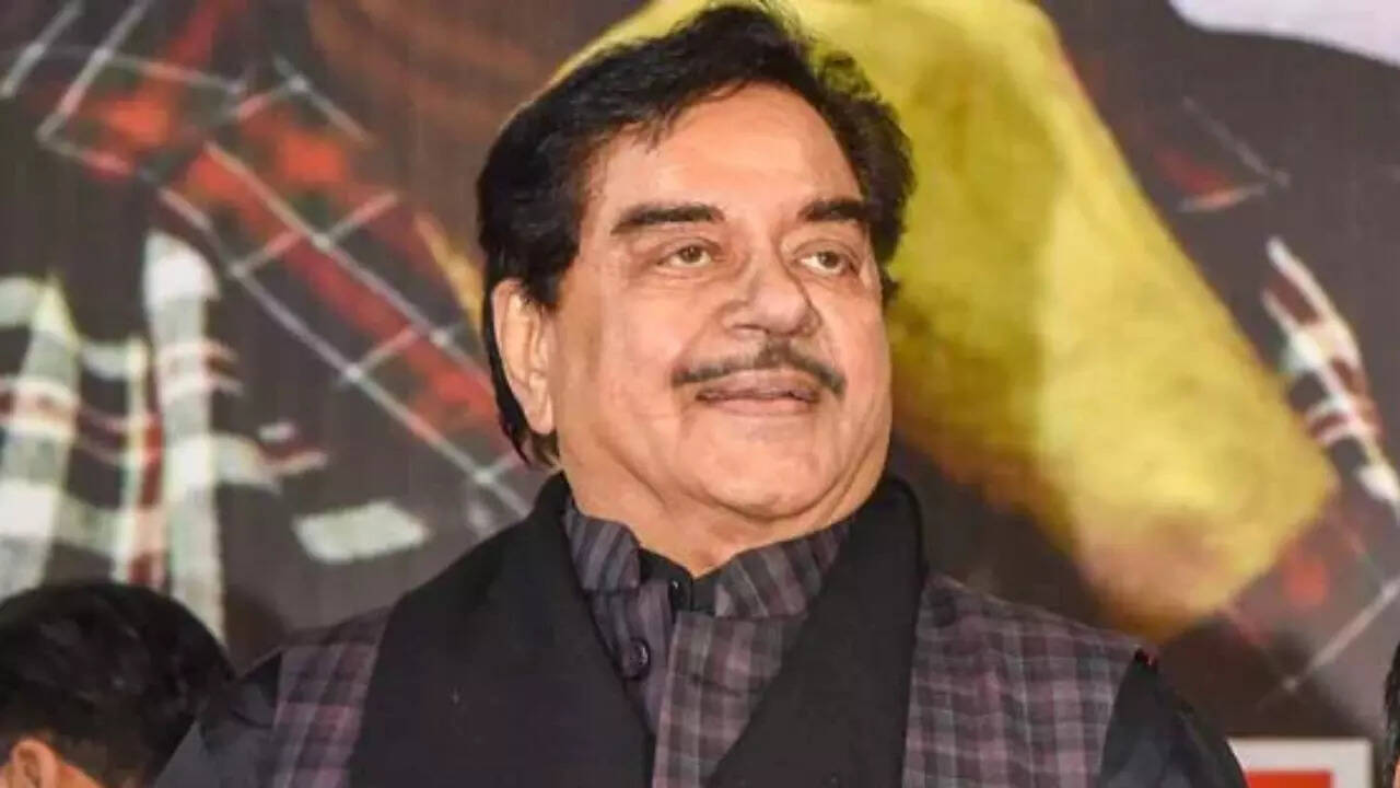 Shatrughan Sinha supports nation-wide ban on NON-VEG