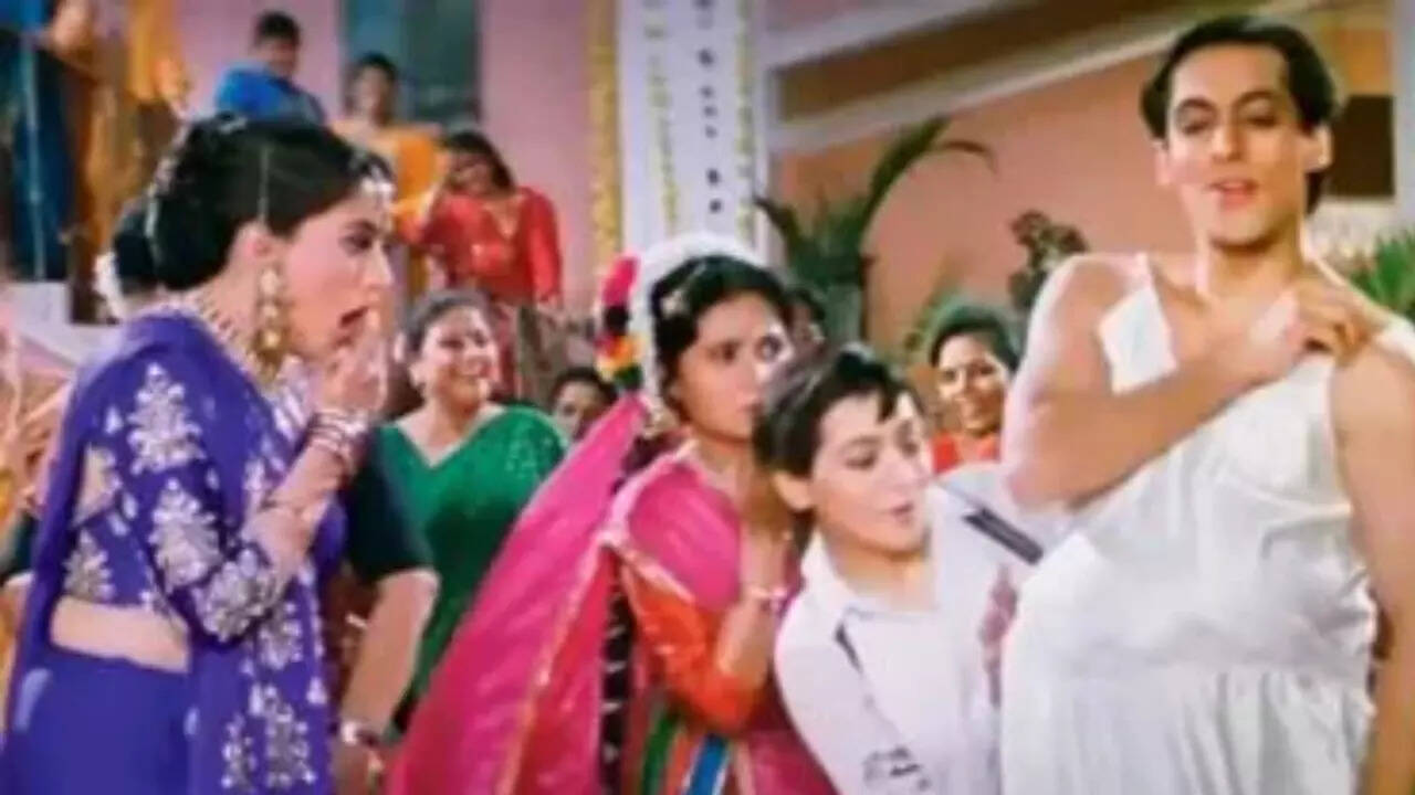 Madhuri did Salman's make-up for a scene in HAHK