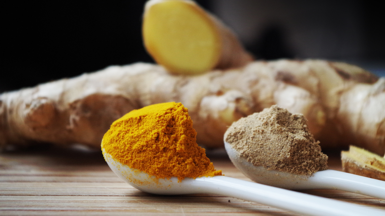 6 benefits of drinking ginger and turmeric shot every morning