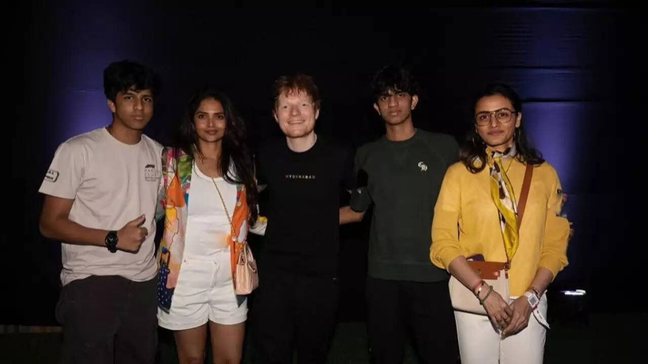 Namrata-Sitara pose with Ed Sheeran after concert