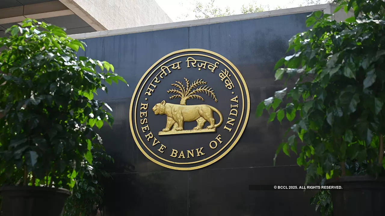 RBI expects economy to grow 6.7% in next fiscal