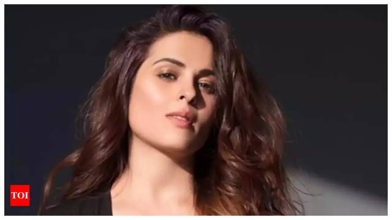 Anjana on being made to kiss Anil without prior warning