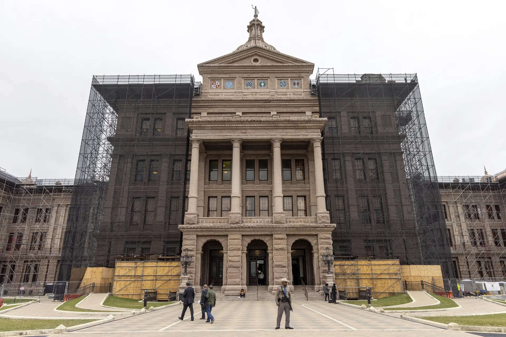 Texas school district warns parents: Border Patrol may board buses, question students on citizenship