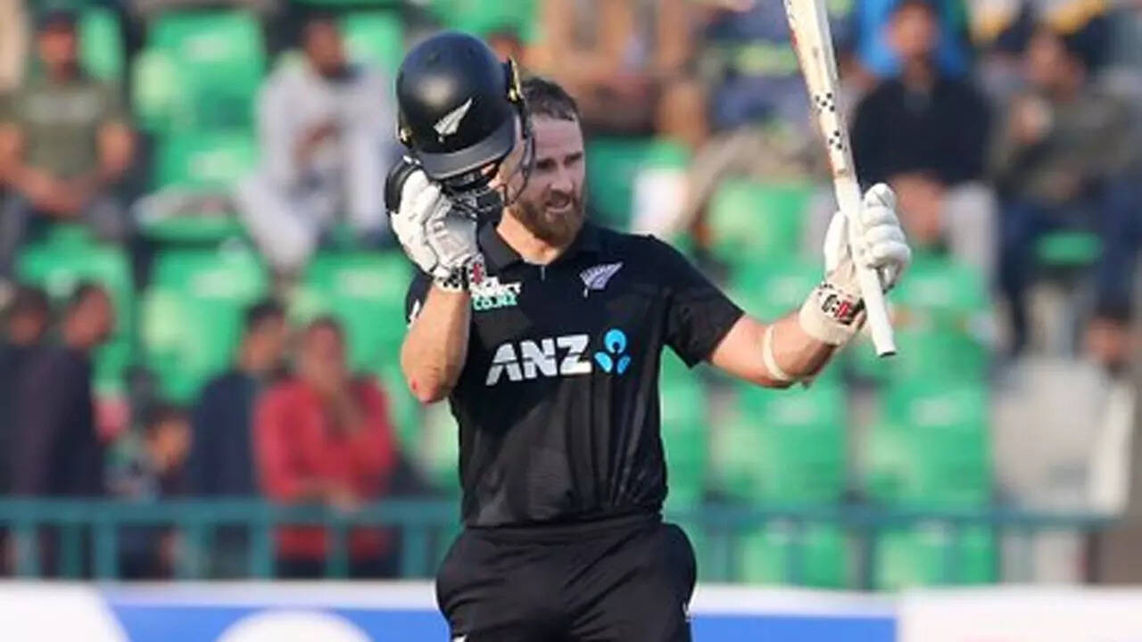 Williamson's century takes NZ into tri-series final despite Breetzke's record