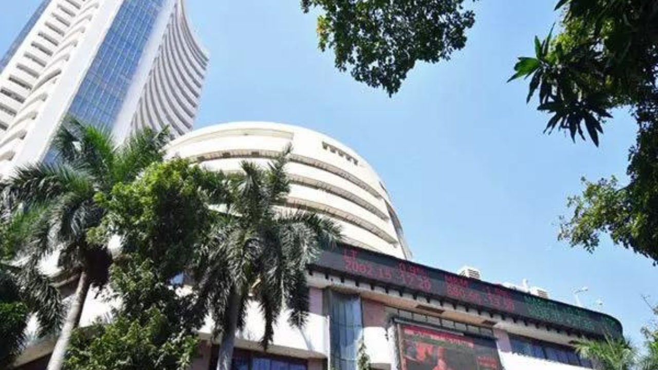 Sensex tumbles 1,018 points as Trump tariffs take toll