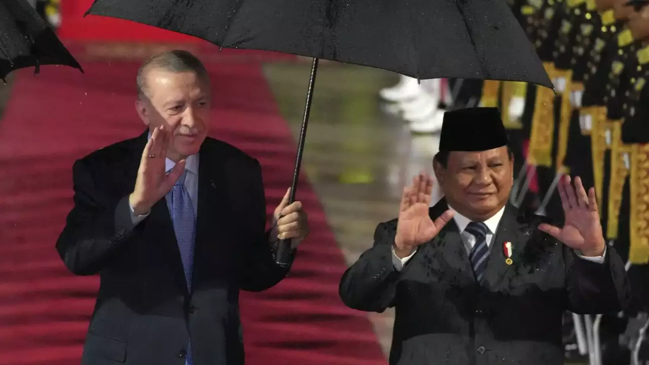 Indonesia's Prabowo, Turkey's Erdogan agree to bolster ties