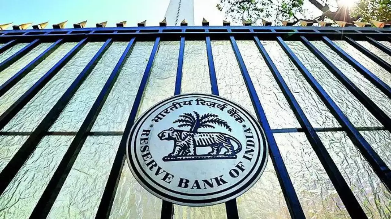 RBI lifts card, digital curbs on Kotak Bank