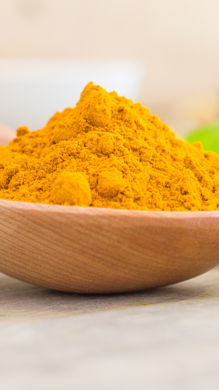 10 benefits of turmeric for healthy skin and hair