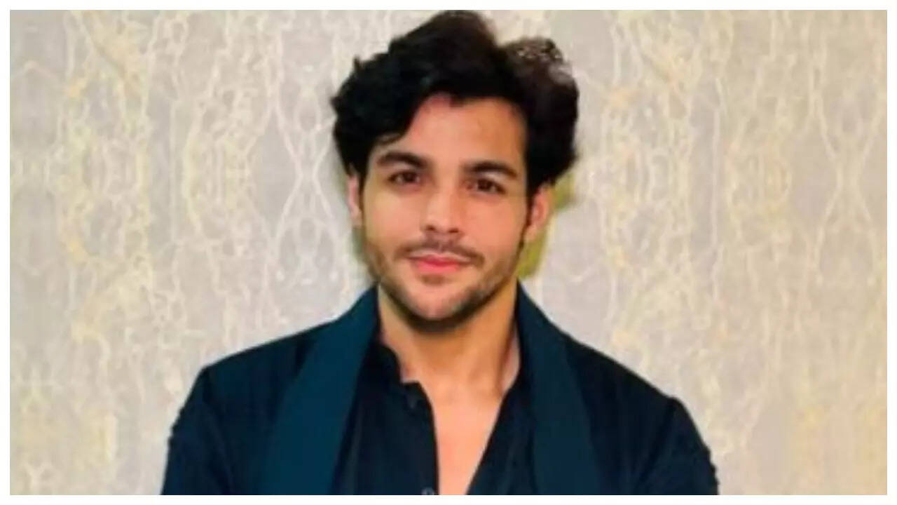 Amid row, Ashish Chanchlani cancels hosting film screening