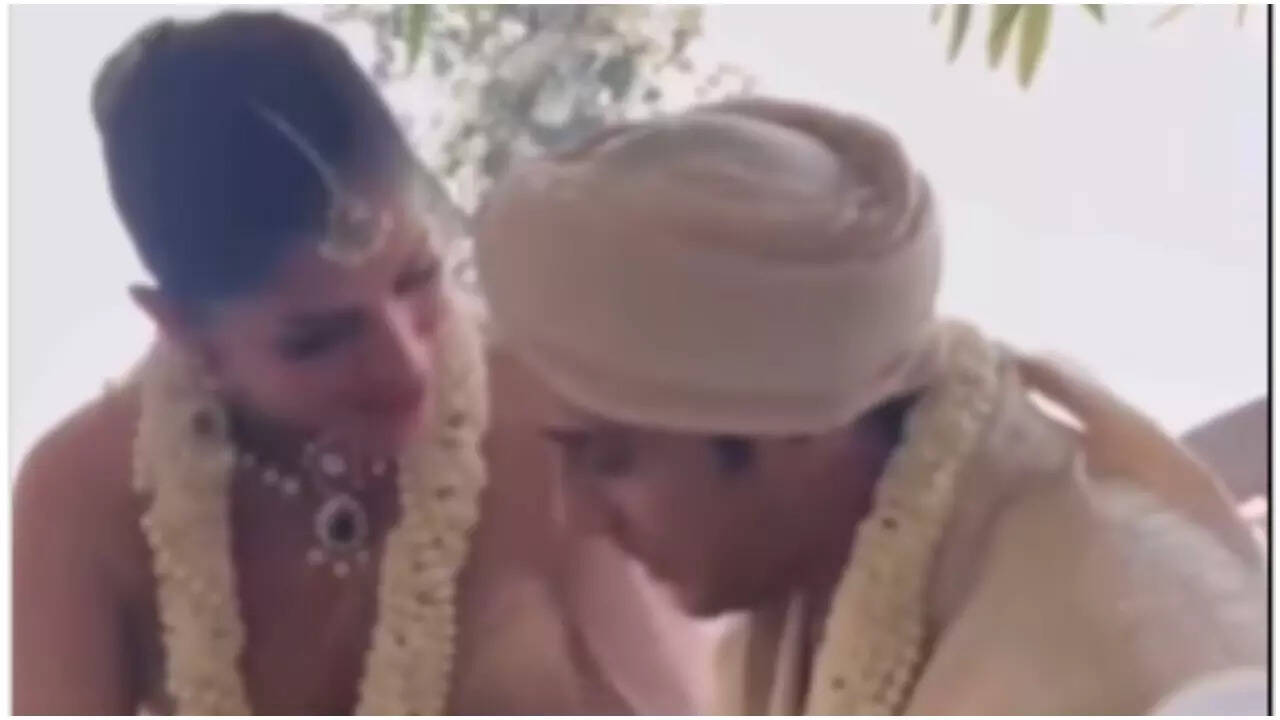 Prateik Babbar gets teary eyed in UNSEEN wedding video