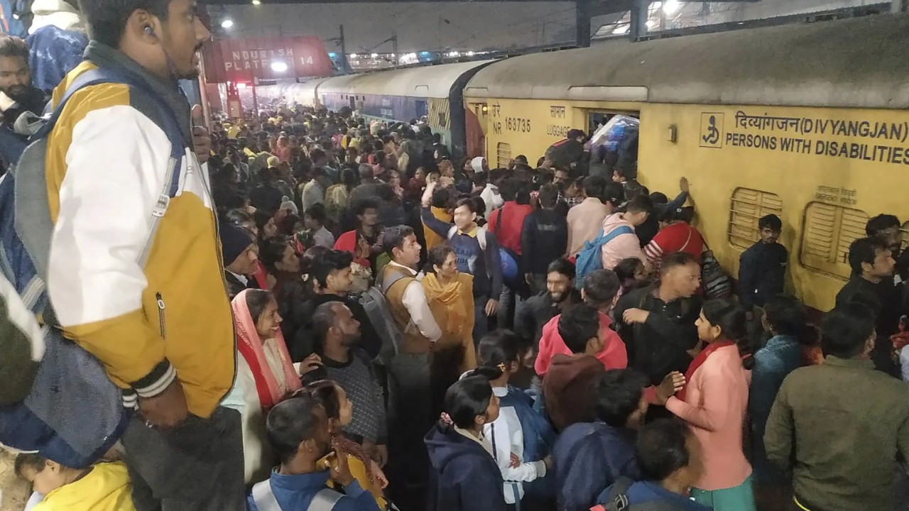 Never seen such a crowd: Survivors recall horror of stampede at New Delhi Station