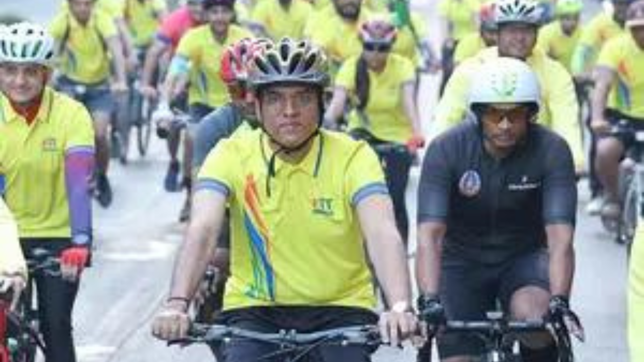 Sports Minister Mansukh Mandaviya urges people to use cycles