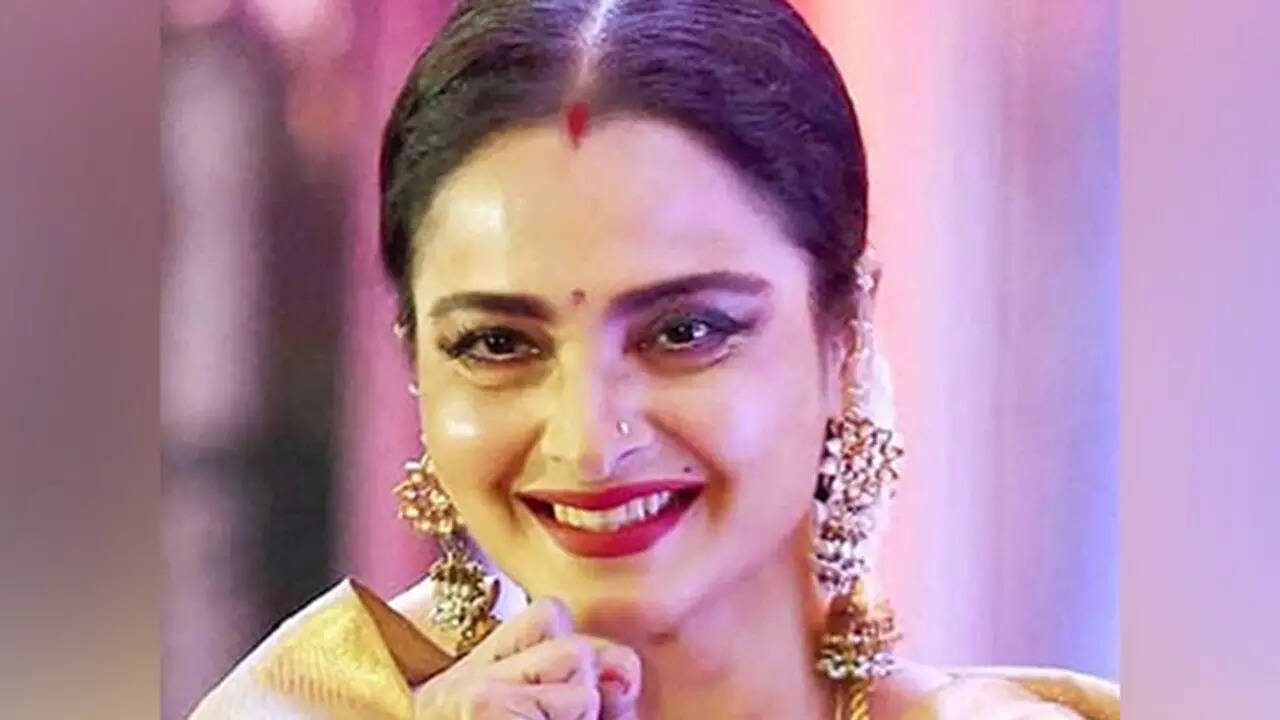 Rekha at 70 redefines fitness goals with energetic stair jump