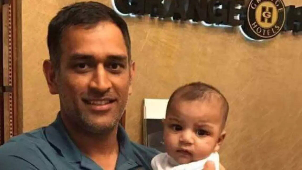 Sarfaraz sheds light on MS Dhoni's photo with son in 2017