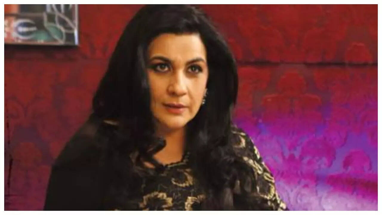 Amrita Singh buys a lavish apartment in Juhu for Rs 18 cr