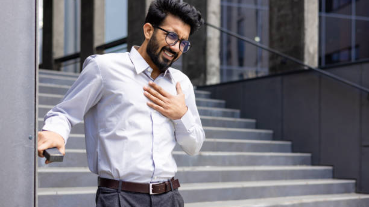 ​Warning signs of a heart attack seen a month before