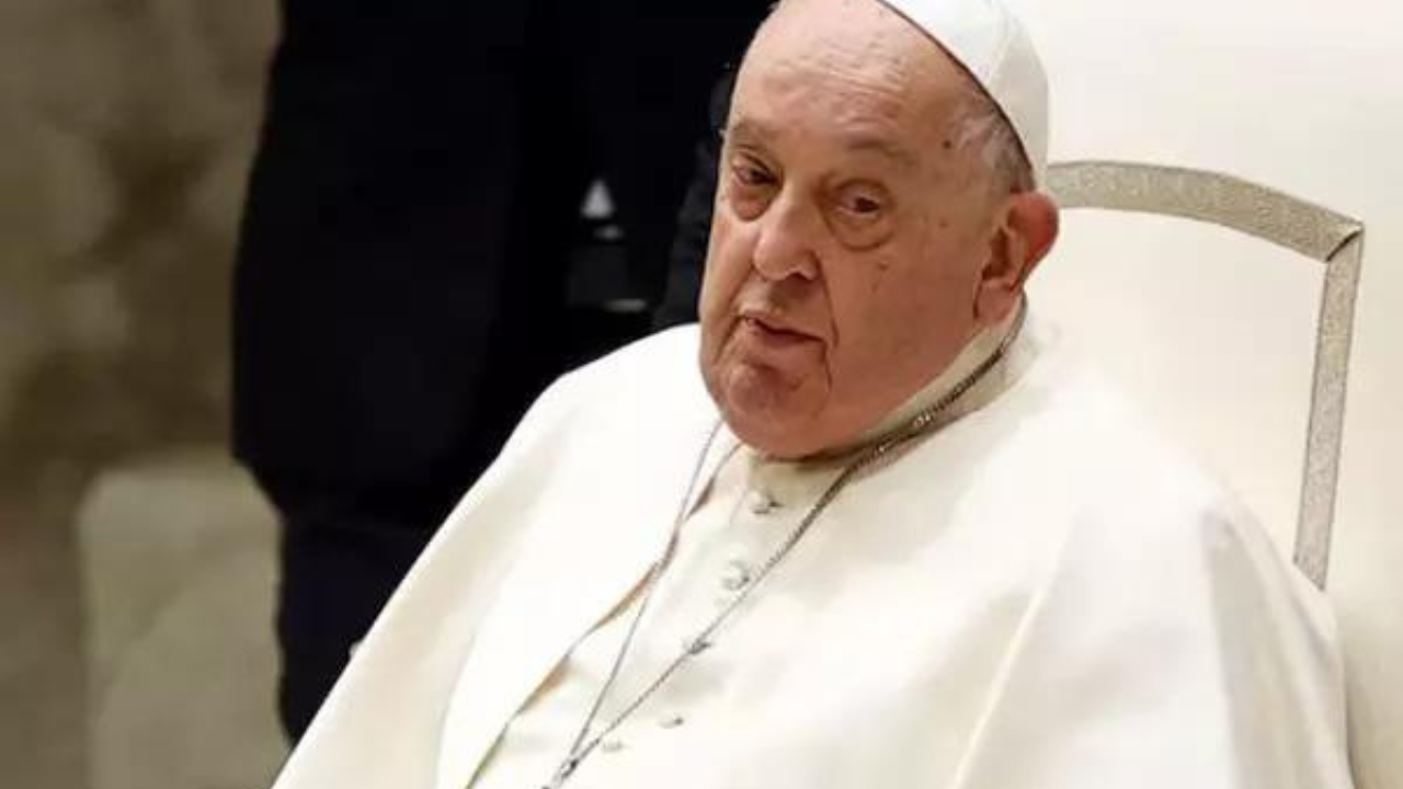 Pope Francis develops “initial, slight insufficiency” in kidney function