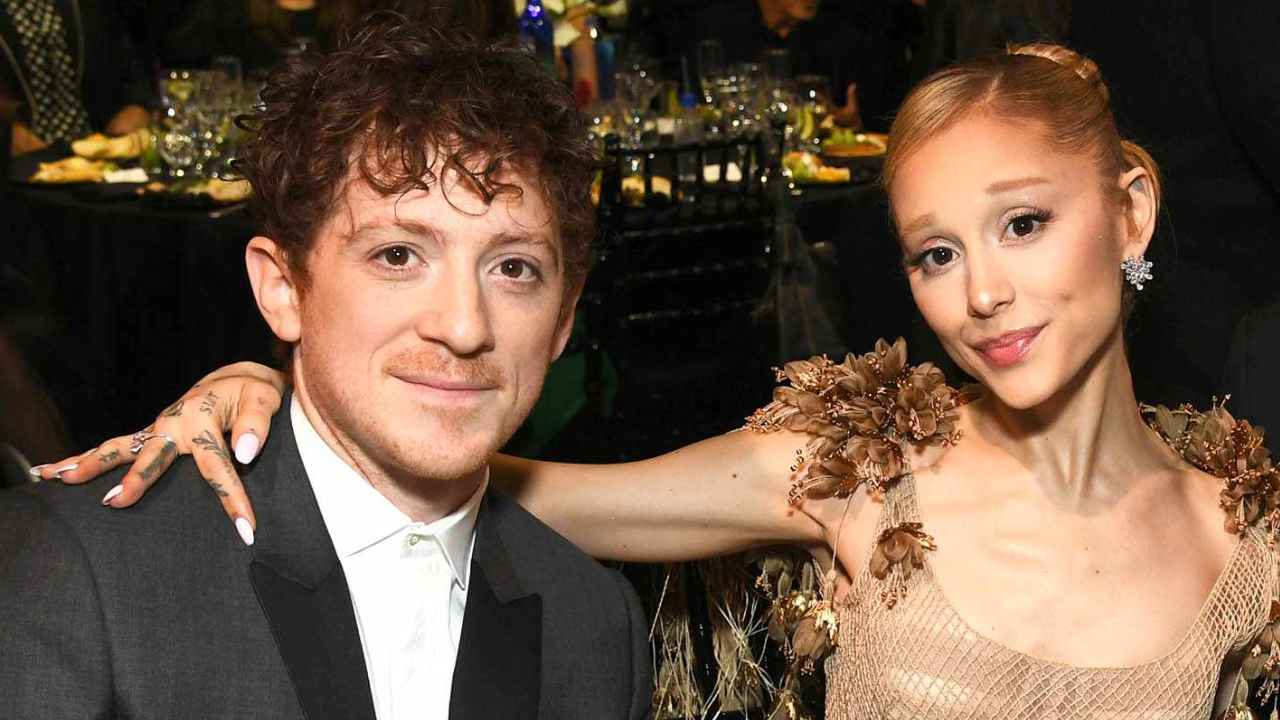 Lip reader reveals what Ethan told Ariana at Awards show