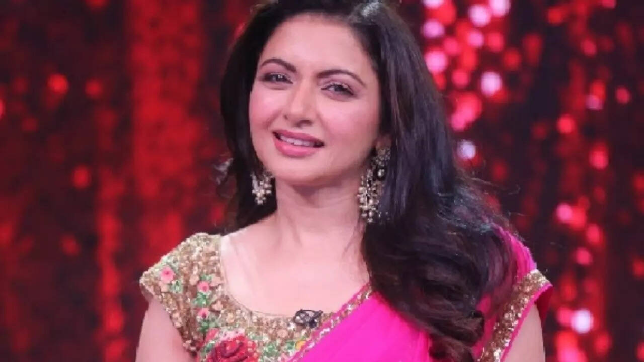 Bhagyashree drops inside pics from 56th b'day celebration