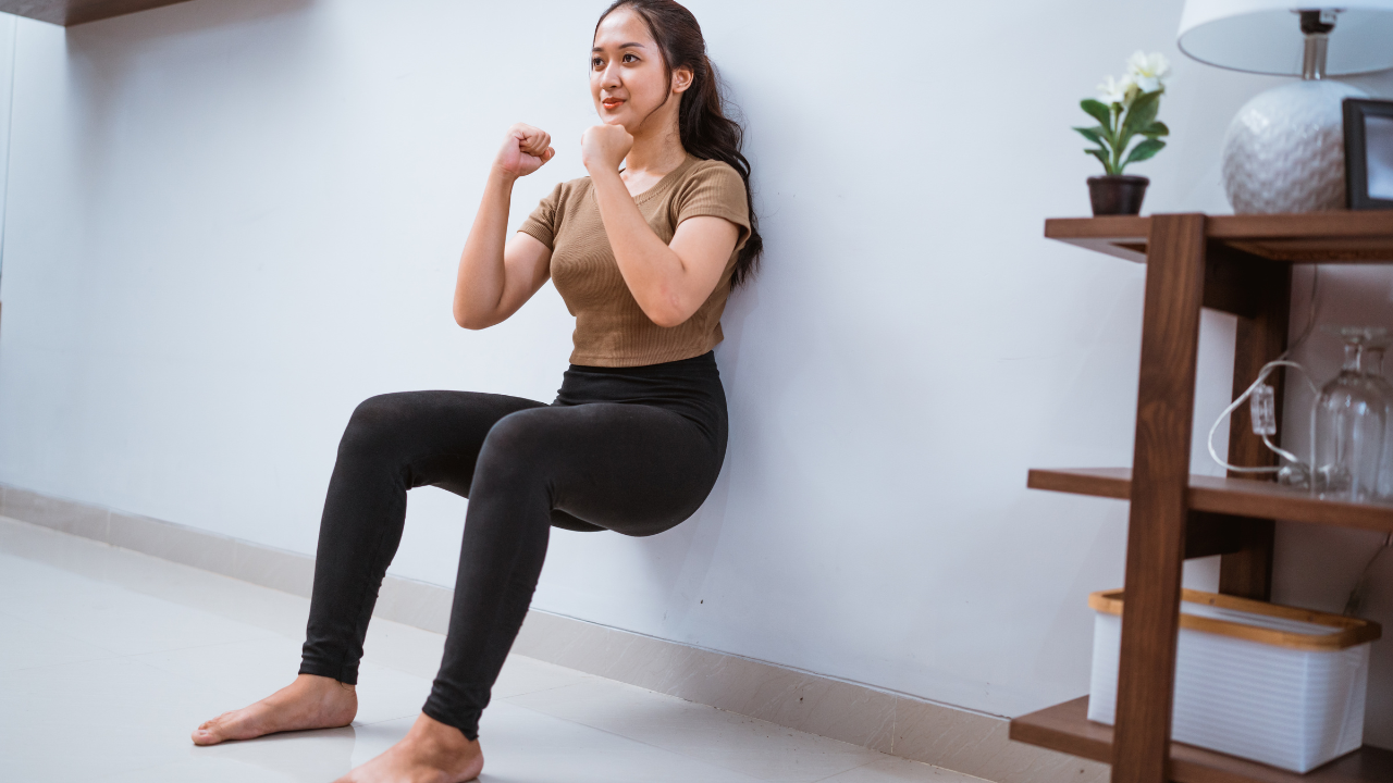 6 benefits of doing 2-minute wall sits every day