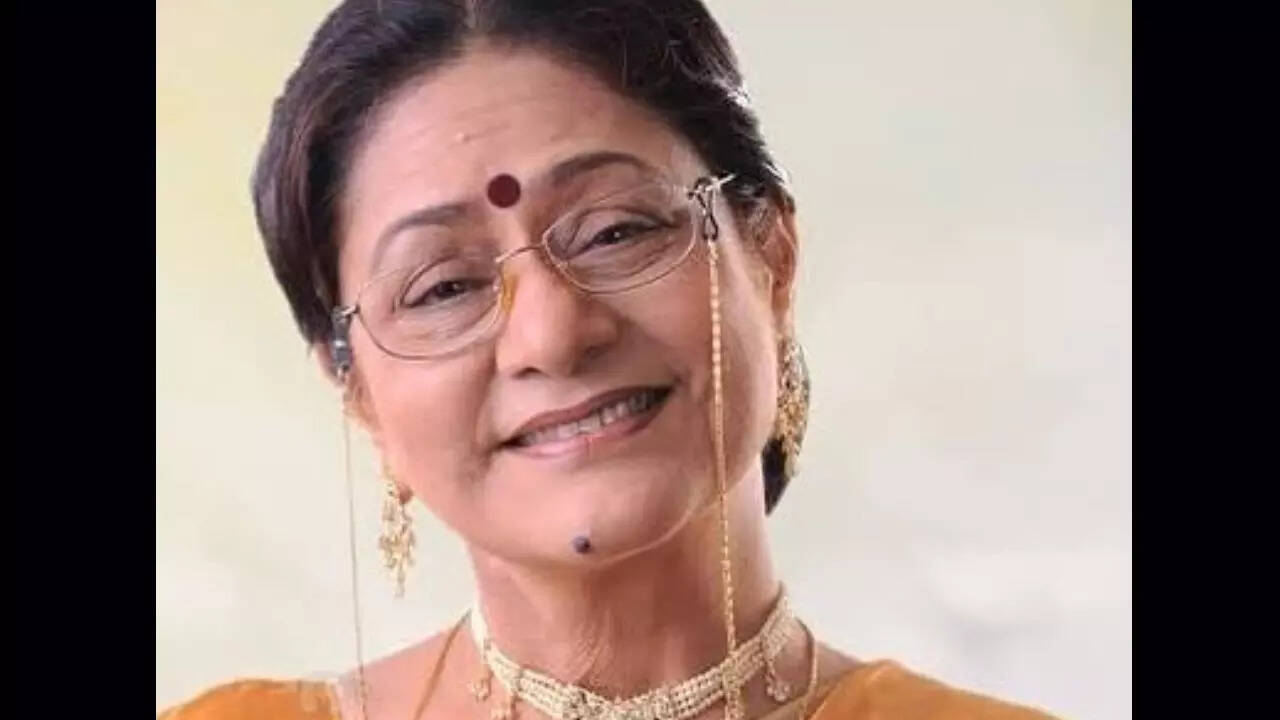 Aruna Irani returns injured to Mumbai from Bangkok