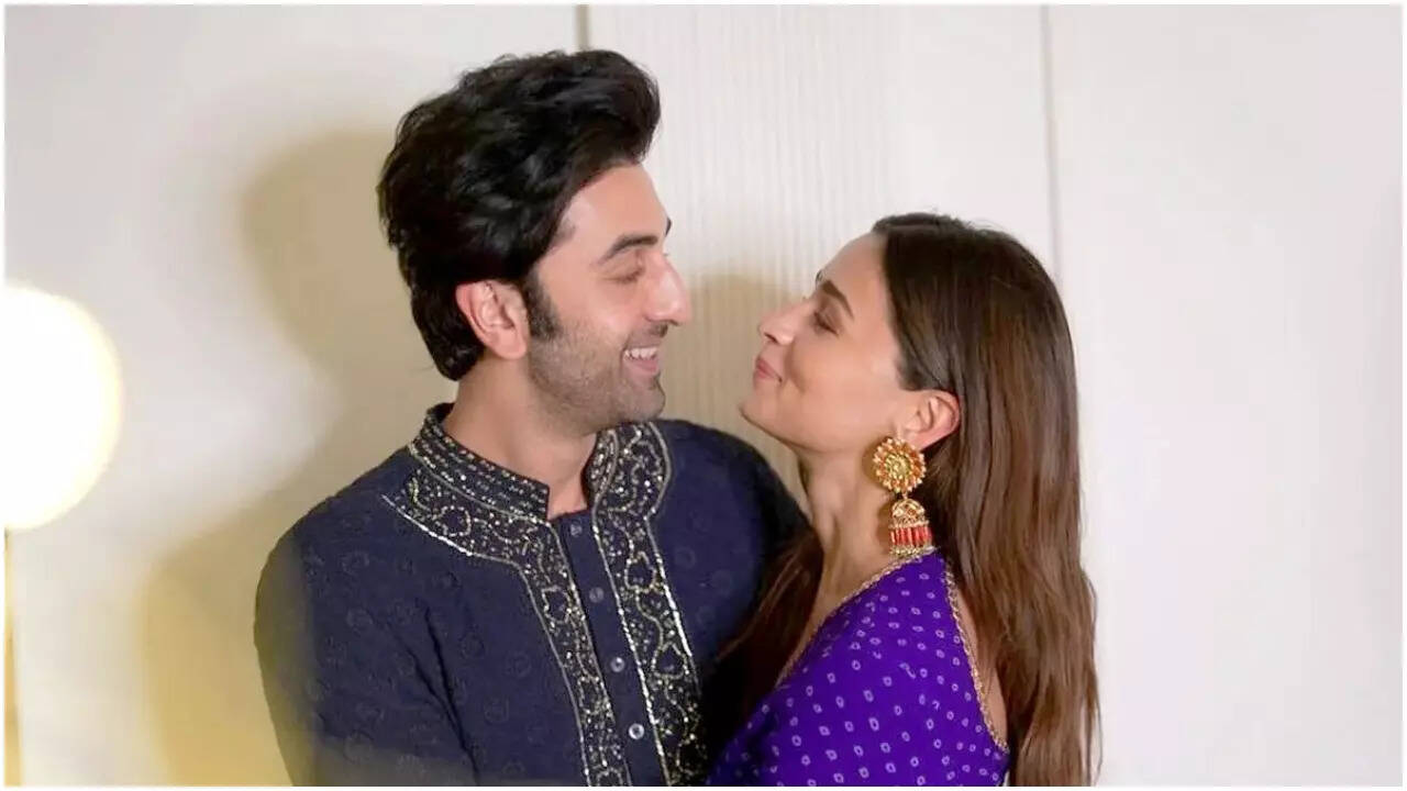 Alia likes a post defending Ranbir against 'womaniser' label