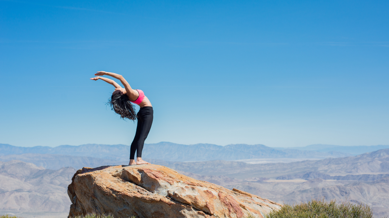 Ardha chakrasana: This one yoga pose can help lose back fat and improve posture