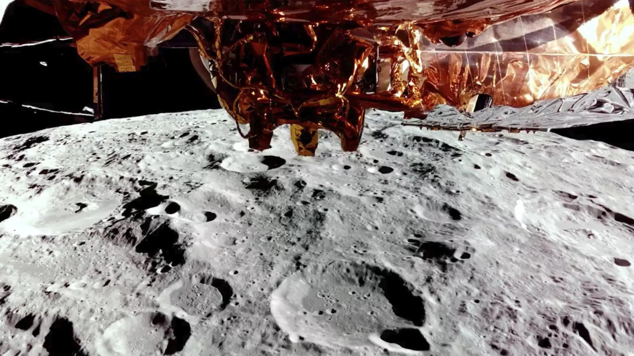 Two lunar landings in a week for Nasa's private Moon fleet