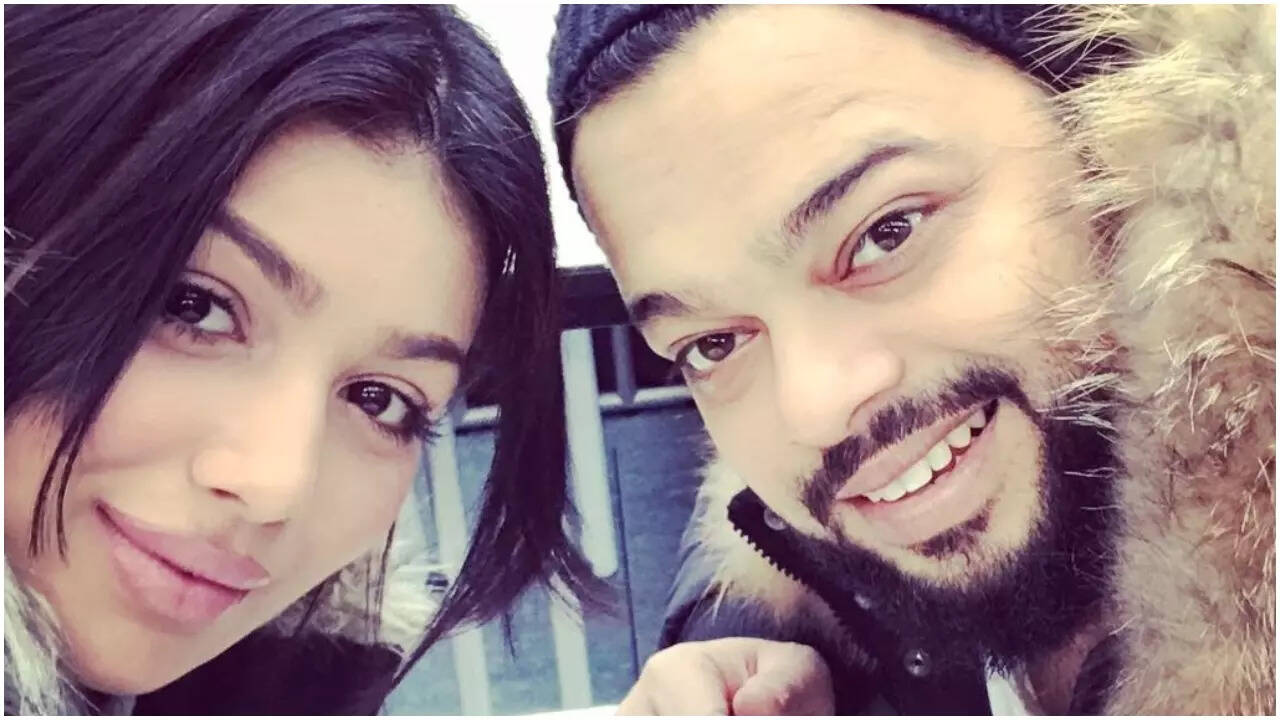 Ayesha Takia reacts to husband Farhan's arrest in Goa