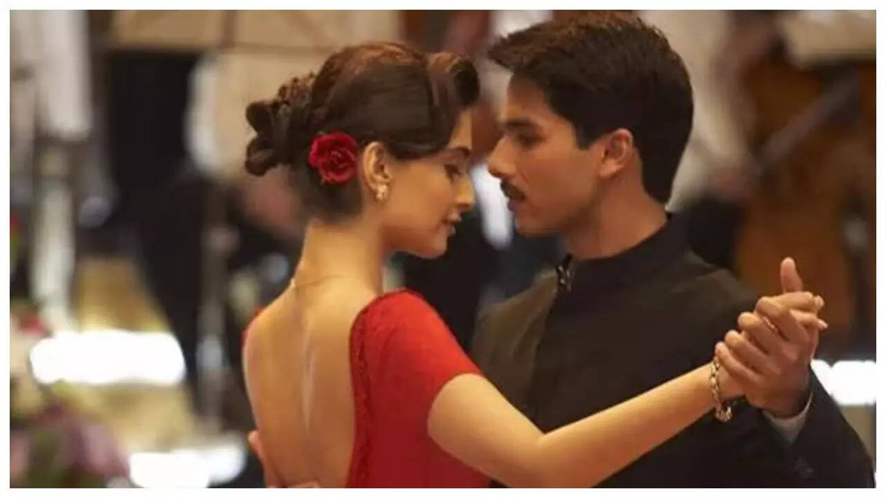 When Shahid upgraded his style to match Sonam's standards