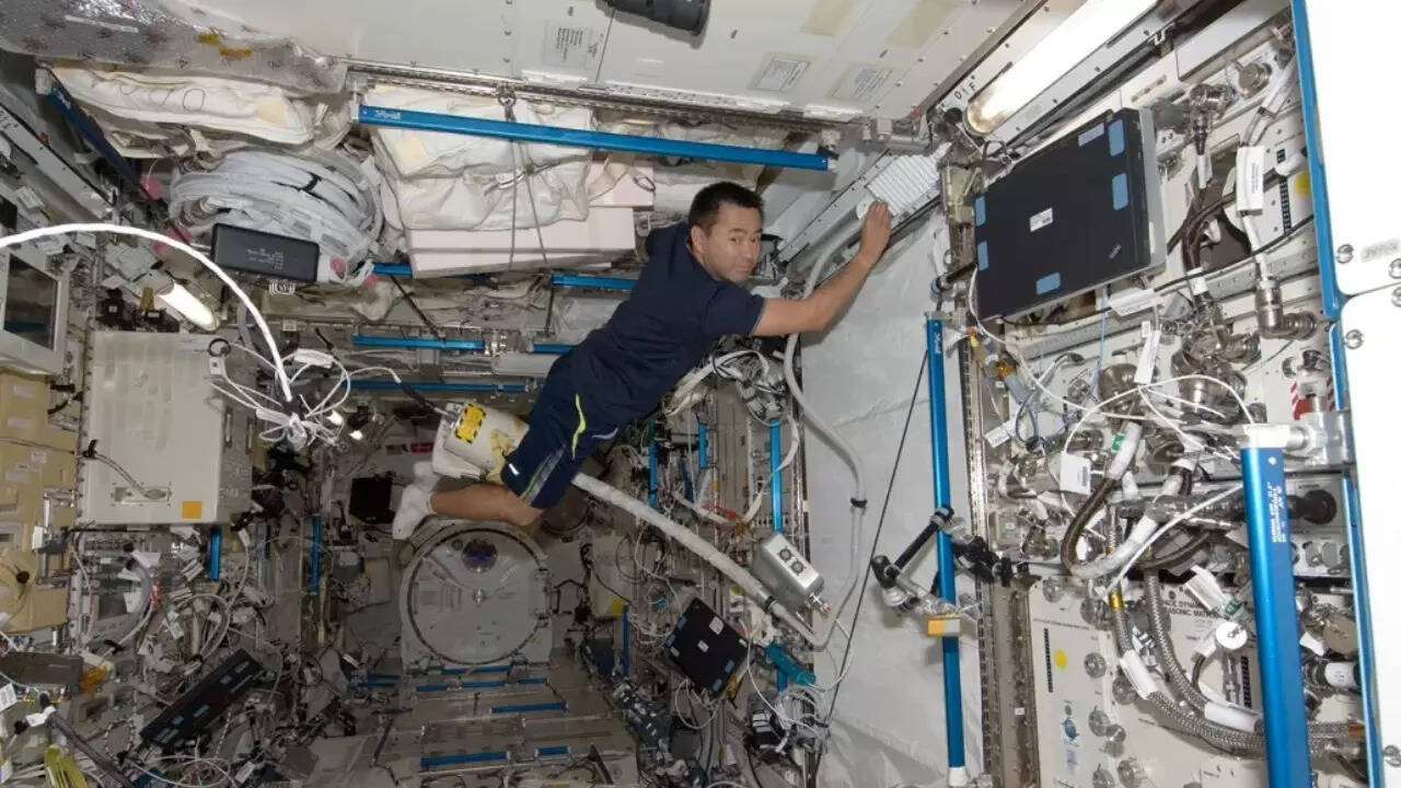 ISS (2)